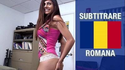 MIA KHALIFA – Încerc să introduc un obiect de cauciuc în anusul meu strâns pentru a mă pregăti pentru sexul anal