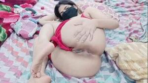 Desi Beautiful Maid Showing Her Nude Body