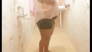 Sexy south Indian maid showing boobs