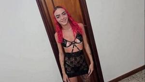 Novinha Levada deixou dotado mais velho botar na pele na buceta e acabou toda gozada