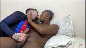 Fiquei sozinho com o filho do meu padrasto em casa e fudemos (COMPLETO NO RED)