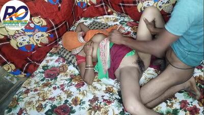 Amazing sex with village bhabhi in green saree blouse, pussy and anal hindi canoe ready