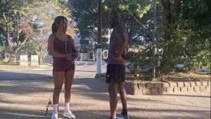 Encontrei um aluno na rua fui pro apartamento dar uma aula gratuita acabei dando muito mais o negao me fodeu gostosa nem meu cuzinho ele perdoou