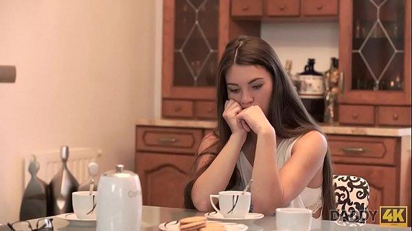 daddy4k eligeme a mi no el coche de tu padre o yo elegire su polla