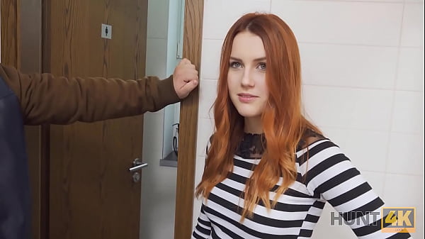 hunt4k cuck bleibt in der offentlichen toilette und beobachtet gfs sex mit jager