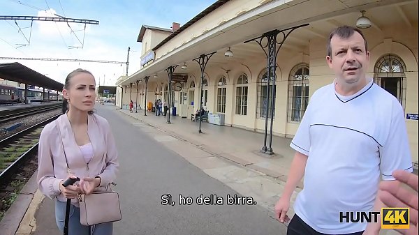 hunt4k il cacciatore fortunato scopa una giovane donna meravigliosa per un sacco di soldi