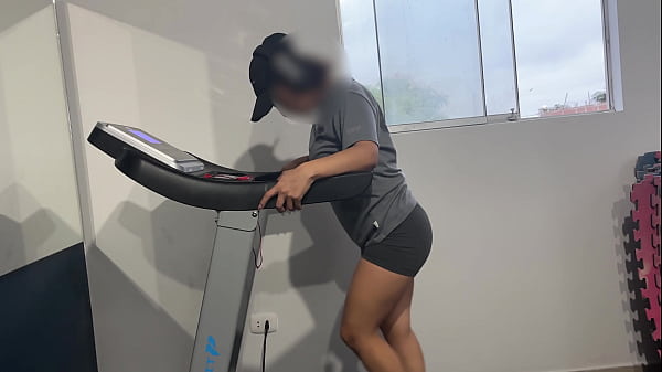 i ate my friends girlfriends results in the gym bathroom dont tell carlos