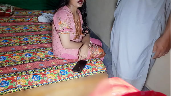 landlord wants to fuck her tight pussy on exchange of rent makan malik ne kiraye k badle kya mang liya
