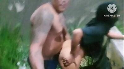 MARKEI COM UMA MENINA NA RUA DO SEXO OLHA COMO FOI BOM