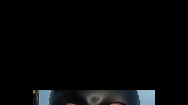 me toco las tetas y me follo mi sucio cono para mi hermanastro julio le pongo la polla dura y se masturba para mi