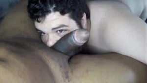 TBT – Mostrei pro caminhoneiro mandrake como que os gays chupam, ele viciou no meu bundão e voltou varias vezes – Fernando Devil