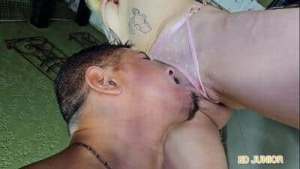 FUDI SEM CAMISINHA O CU DE UMA LOIRINHA NOVINHAE BRANQUINHA(COMPLETO NO RED E NO SHEER
