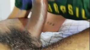 Kliente fiel voltou querendo mais pica e leite. Botei pra gemer gostoso e gozei na portinha e enfiei. Completo in Premium