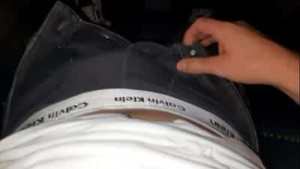 Polla pública masturbándose en un autobús lleno de gente – ¡lo hizo correrse duro con la mano! – Polla parpadeando