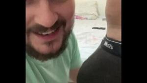 Pirocudo pai de família comendo gordinho