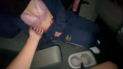 真夜中の車の中でラブラブS◯Xをする素人変態カップル