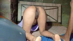 Bhabhi ko raat me jor se chudhai in house