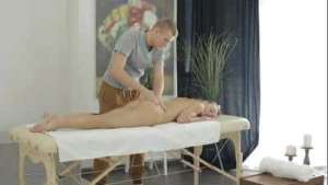 Bootylicious Model gets Banged by her Masseur