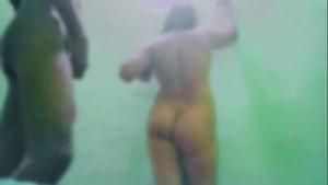 युवा देसी नवविवाहित पत्नी को उठाकर खूब चोदा उसके पति ने