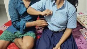 देसी कॉलेज गर्ल ने अपने बॉयफ्रेंड के साथ किया सेक्स