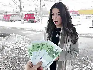 Public Agent – Beauty fucks on the train for money