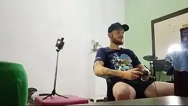 Minha amiga safada me mamou enquanto eu jogava vídeo game