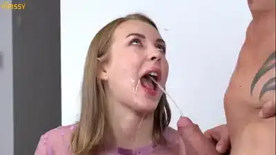 Plenty of Piss Showers with Amaris by VIPissy