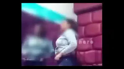 Primer encuentro con mi vecina morena a cambio de ayuda economica – trailer