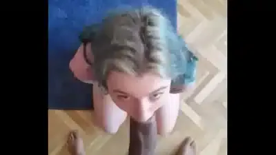 Voilà ! Vas-y…suce et fais-toi plaisirN’oublie pas d’ouvrir bien la boucheCar 25cm bien épaisse et dure, c’est…