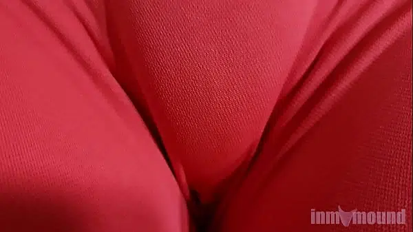 Part 2 – Trying on new Leggings like a youtuber. In part 1 I couldn’t resist showing my pussy, in this one, I just showed my pussy mound through my tight pants.