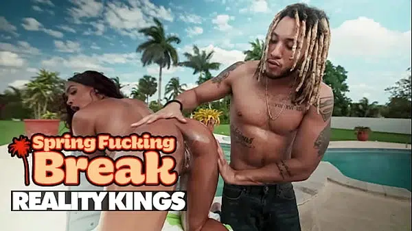 REALITY KINGS – Addis Fouche Eagerly Fucks Derek By The Pool Then Takes His Big Load On Her Ass