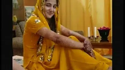 Attractive Pakistani hijab Slutty chicks talking regarding Arabic muslim Paki Sex in Hindustani at S