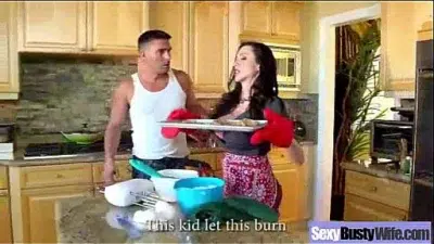 Big Tits Housewife (ariella ferrera) Love Intercorse In Front Of Cam clip-04