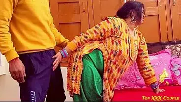 मैं सौतेली बहन की गांड चोदनें की कोशिश कर रहा था, लेकिन वो तैयार नहीं थी।