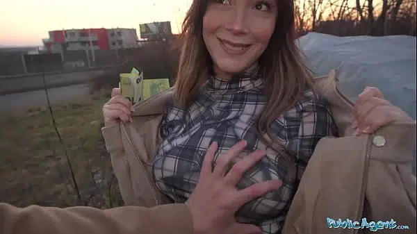 Public Agent – Hot Venezuelan Babe Sucks and Fucks for Cash in Public