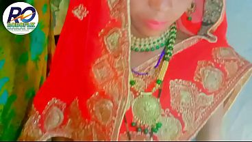 Desi village bhabhi saree removing finger karke jordaar chudai