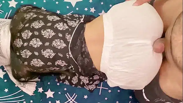 पाकिस्तानी पंजाबी नवविवाहिता पत्नी को पुराने दोस्त ने चोदा