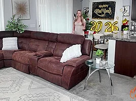 Hot Blonde Makes A Holiday Sex Tape Bts – Chloe Rose