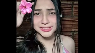 Mi amiga comparte a su novio conmigo y follamos duro en el jacuzzi parte 1