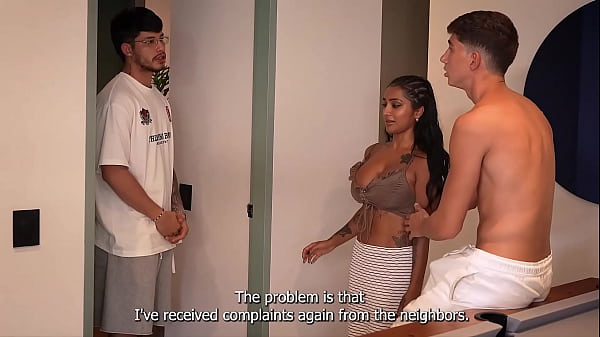 MI MARIDO ME COMPARTE CON EL CASERO PARA QUE NO NOS ECHE DE CASA SEXO ANAL- YASMINA KHAN