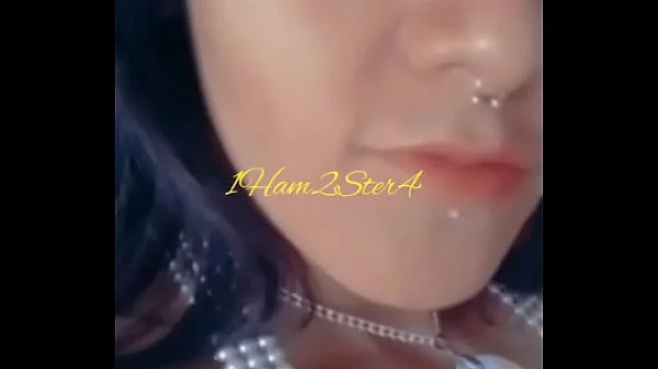 Ella en su habitación