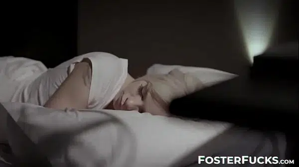 Foster family threesome with Elsa Jean and India Summer