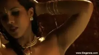 Indian Lady Revealing Her Beauty