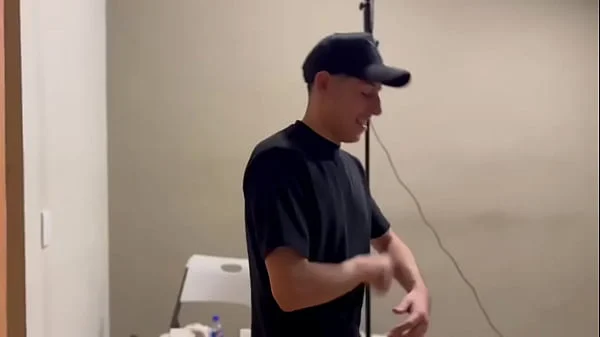 Ya tengo verificado mi canal de pornhub ?Con quién creen que debería colaborar?