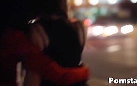 Anna Foxxx In Enjoys Lesbian Fuck With White Chick