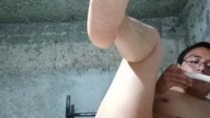 Fetiche de pies, calcetines y dildo.