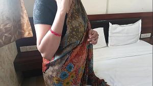 Indian Bhabhi in Saree Seduce Her Devar for Sex, Indian XXX Desi Chudai Hindi Porn