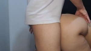 Suegra pide ayuda masaje de repente se convierte en 💦🤐 con el yerno PARTE 3