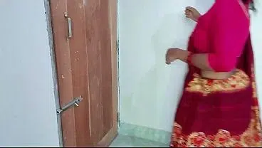 Cheating boss wife take employee dick behind the door..Desi bhabhi fuck xxx