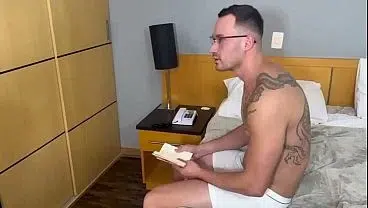 Comi a mais gostosa do Role. Fui na balada eletronica e encontrei a Gostosa da Elisa Sanches com uma amiga casada. Nao deu outro, demos perdido no corno e fodi as 2 safadas.